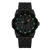 Schwarze Taucheruhr mit leuchtenden Indexen, rundem Datumsfenster und schwarzem Armband