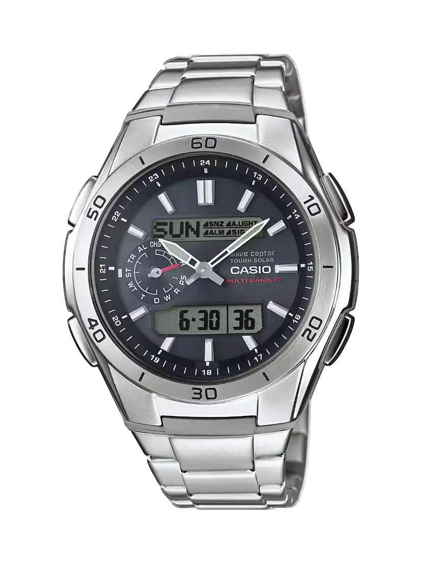 Casio Herrenarmbanduhr mit silberfarbenem Metallarmband, schwarzem Zifferblatt und Datum