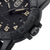 Herrenarmbanduhr-Detail, gerändelte Lünette und strukturiertes schwarzes Kautschukband