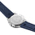 Rückseite der Taucheruhr mit gestempeltem Boden und blauem Silikonarmband