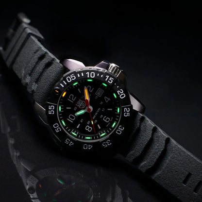 Luminox Navy SEAL Steel XS.3251.CB Herren Uhr • LLT Leuchttechnologie • Schweizer Quarzwerk