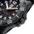 Luminox Uhr Seitenansicht mit Krone, Drückern und schwarzem Gehäuse