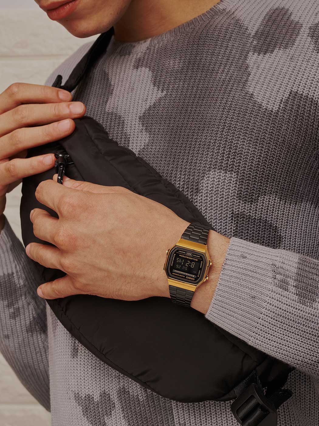 Casio Vintage A168WEGB-1BEF Uhr • Retro Schwarz-Gold • Alarm