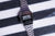 Casio Vintage-Uhr mit silbernem Metallband und schwarzem Display, frontal von oben