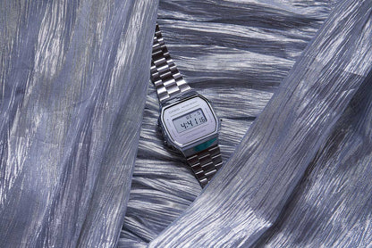 Casio Vintage A168WEM-7EF Uhr • Verspiegeltes Display • Edelstahl