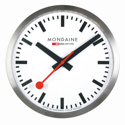 Mondaine Wanduhr 40 cm Ø Aluminium • Ikonisches Design • Geräuschloses Uhrwerk