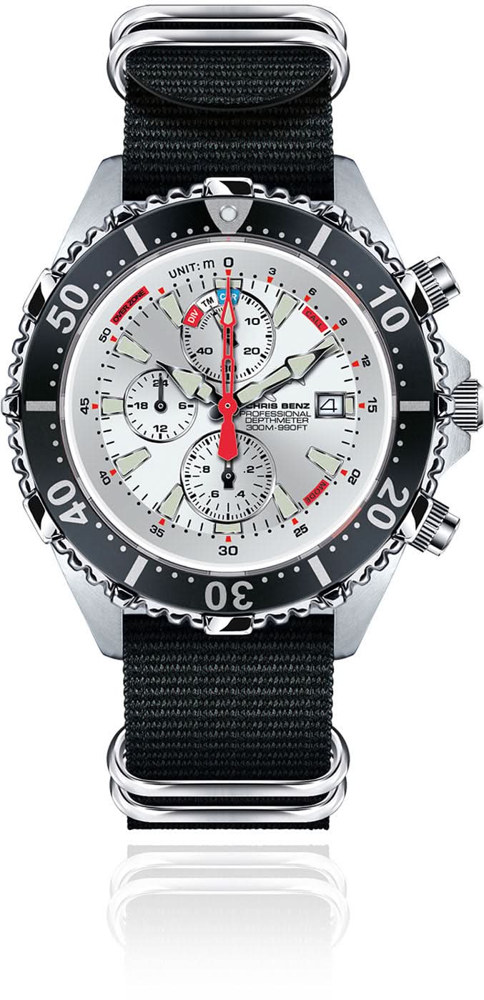 Herrenuhr mit schwarzem Textilarmband, weißem Zifferblatt und rotem Chronographenring
