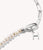 Silberner Buchstaben-Charm am Perlenarmband, Karabinverschluss