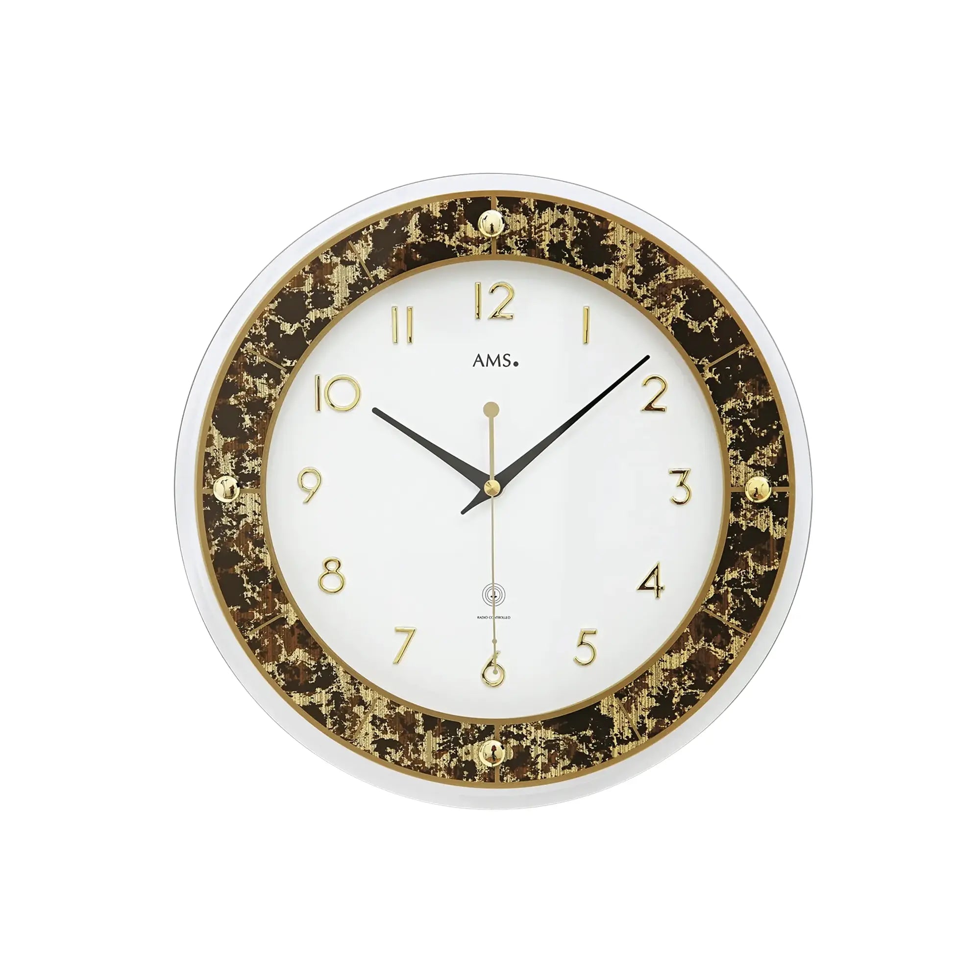 Runde Wanduhr mit braunem Ziffernring, goldenen Zahlen und weißem Zifferblatt