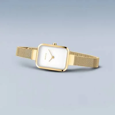 Bering Classic 14520-334 Damenuhr • Kratzfestes Saphirglas • Feines Milanaise-Armband