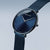 Bering Ultra-Slim-Uhr mit blauem Zifferblatt und blauem Milanaiseband, Kronenschutz
