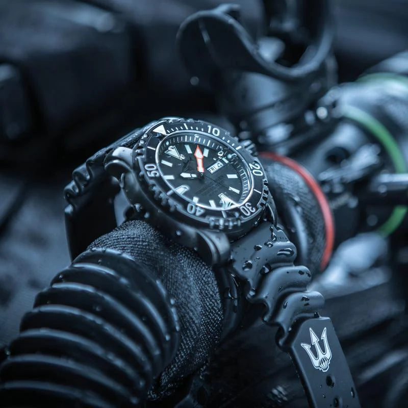 Chris Benz DEFENSE COMMAND DIVER CB-1000-KD Herren Uhr • Hai-geprüft • 1000m Wasserdichtigkeit