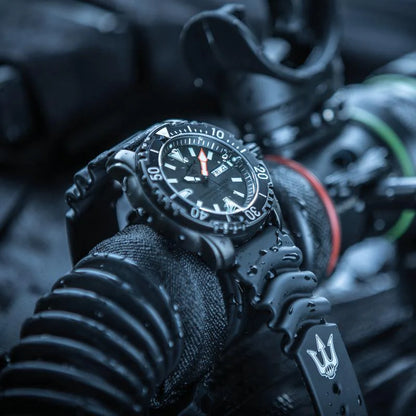 Chris Benz DEFENSE COMMAND DIVER CB-1000-KD Herren Uhr • Hai-geprüft • 1000m Wasserdichtigkeit