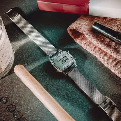 Casio Vintage LA670WEM-7EF Uhr • Mesh-Armband • Timer