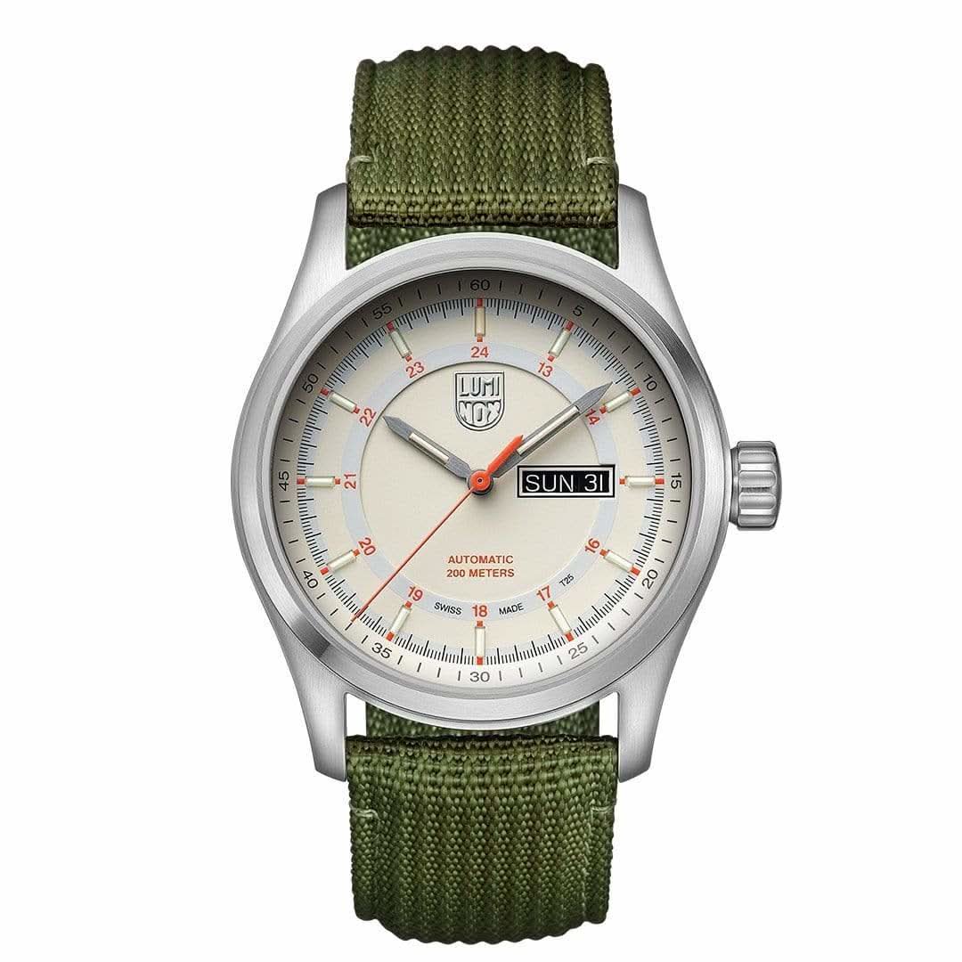 Herrenuhr mit silbernem Gehäuse, weißem Zifferblatt und grünem Canvasband