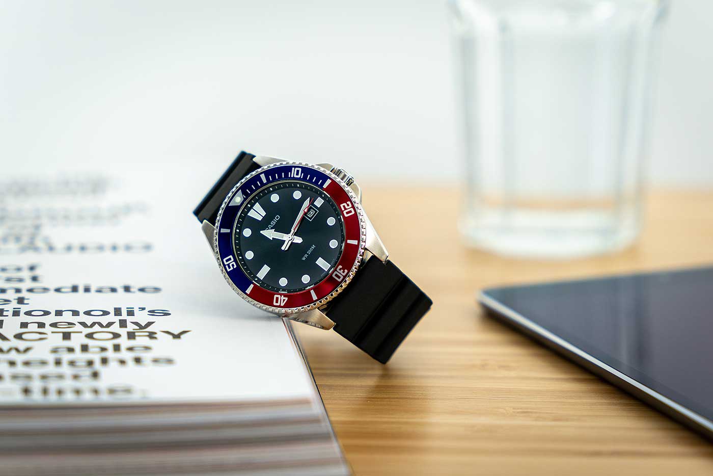 Casio Collection MDV-107-1A3VEF Herrenuhr • 20 bar Wasserdichtigkeit • Sportliches Taucher-Design