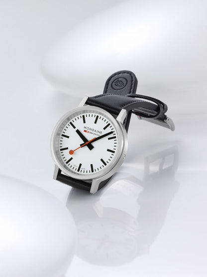 Mondaine stop2go MST.4101B.SJ.2SE Uhr • Schweizer Bahnhofsuhr Design • Saphirglas