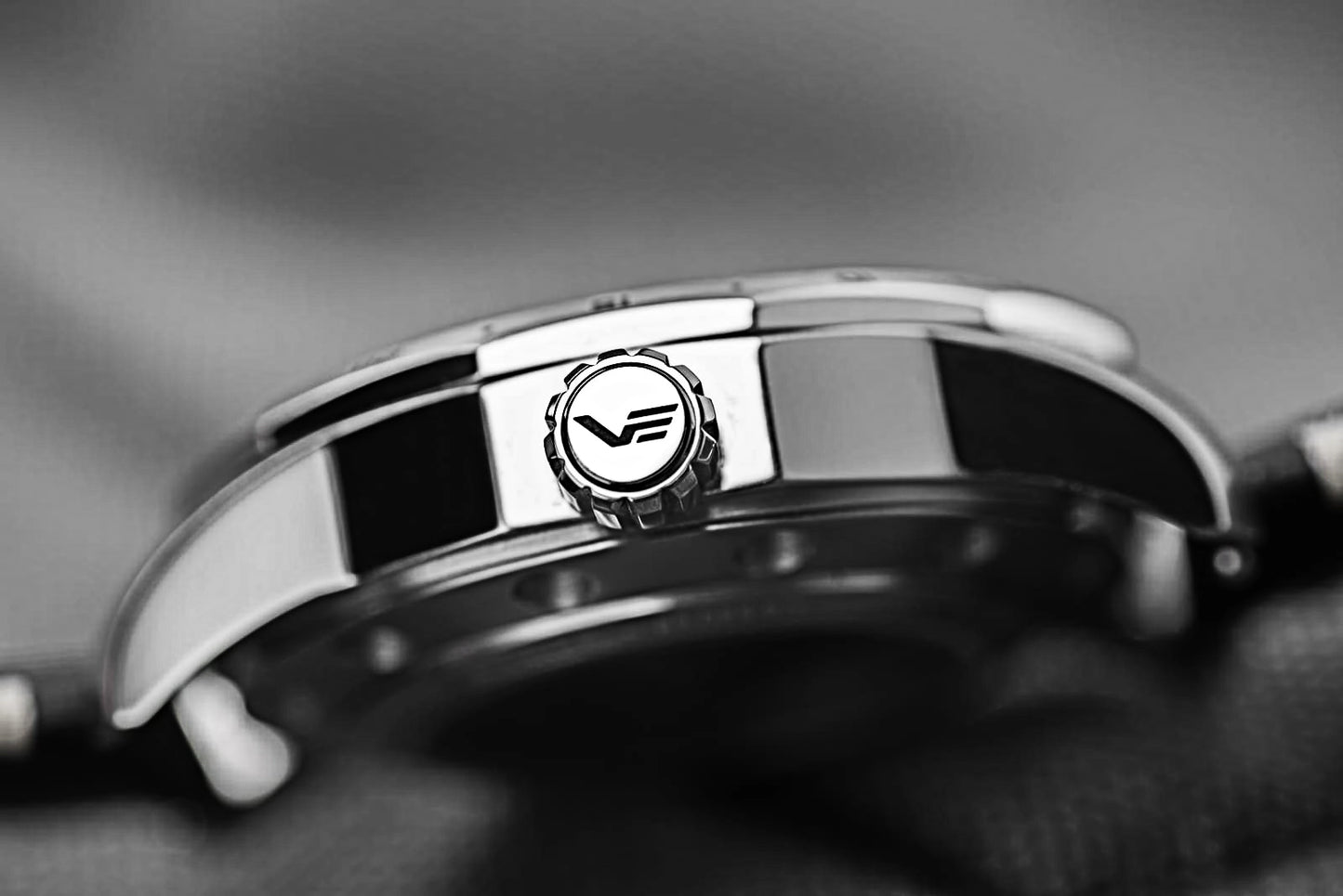 Vostok Europe Rocket N1 NH35-125A747B Unisex Uhr • Automatikwerk • Robustes Edelstahlgehäuse