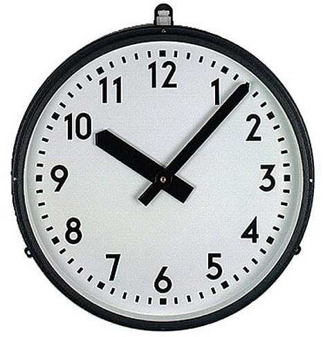 GER-Technik Wanduhr 60 cm Ø Metall • Funkgesteuertes Uhrwerk • Robustes Design