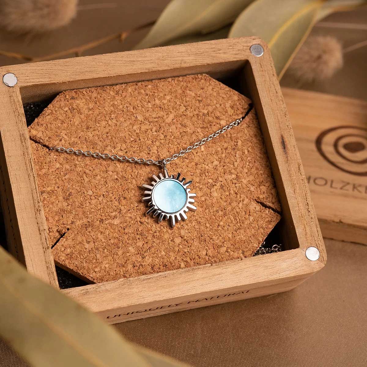 Shade Halskette mit Sonnen Anhänger - Holzkern Modell: Jewelry