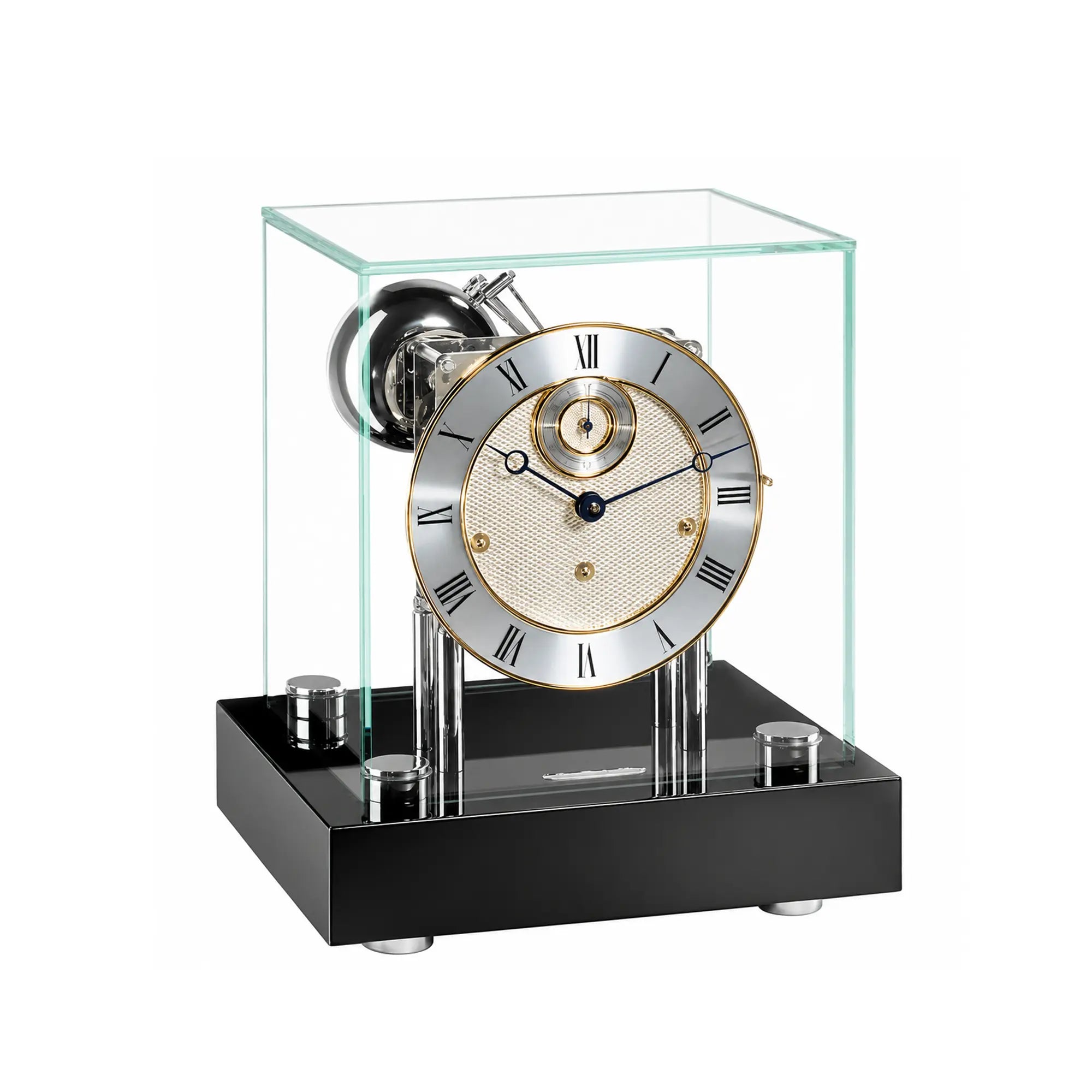 Tischuhr mit Glasgehäuse, schwarzer Basis und beigem Zifferblatt mit römischen Ziffern