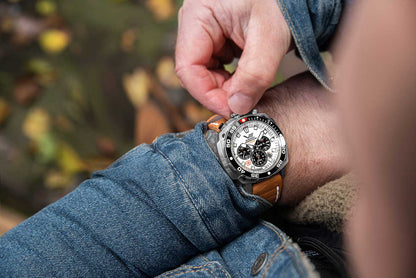 Vostok Europe Systema Periodicum VK67-650A722 Herren Uhr • Quarz Chronograph • 20 Bar Wasserdichtigkeit