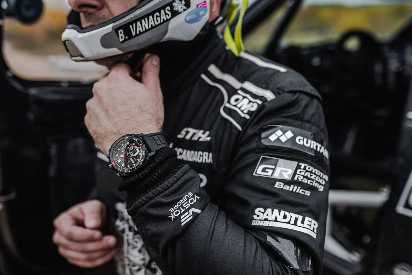 Vostok Europe Benediktas Vanagas Dakar VK67-650J740 Herren Uhr • Quarz Chronograph • Titan & Mineralglas