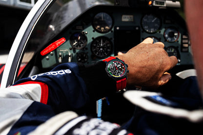 Herrenuhr schwarz mit rotem Silikonarmband – Vostok Europe Modell: VK68-592C775