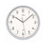 Wanduhr mit weißem Zifferblatt, schwarzen Zeigern und silbernem Rahmen