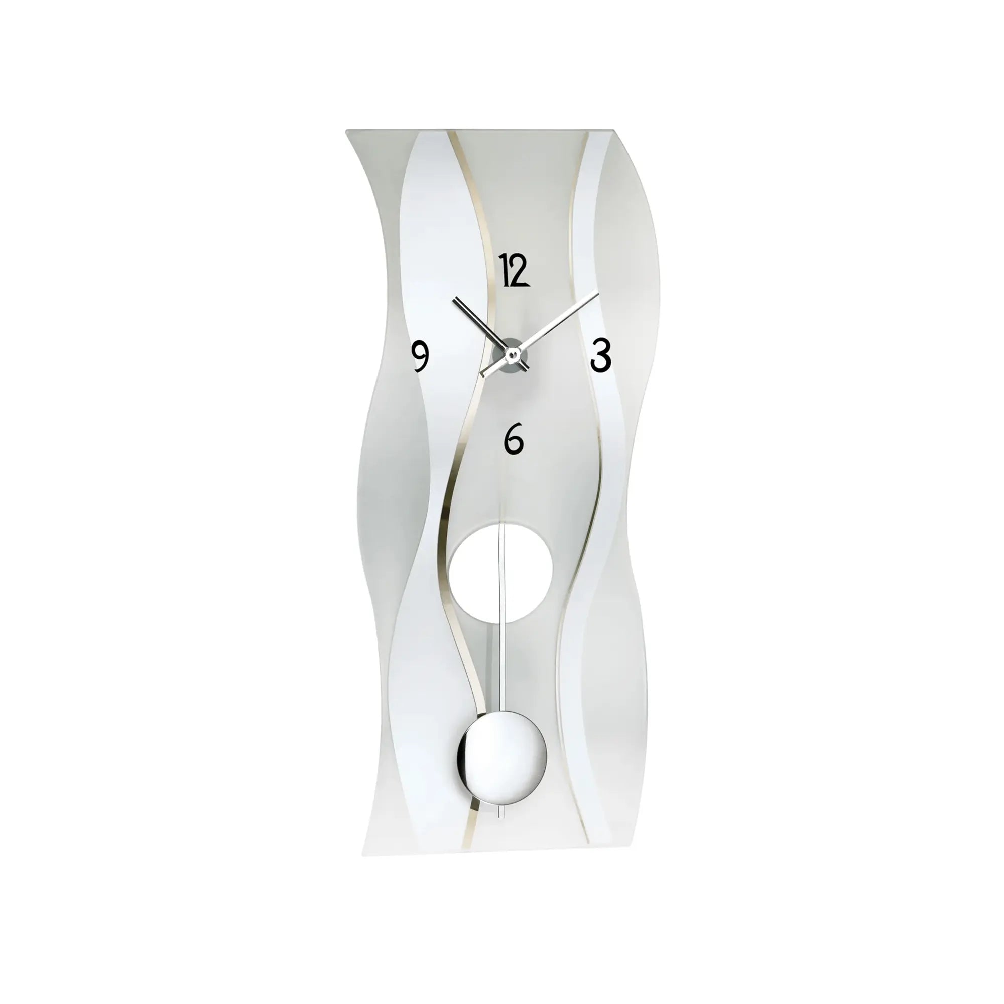 Wanduhr mit Pendelgewicht und sichtbaren Ziffern 3, 6, 9, 12 auf weißem Blatt