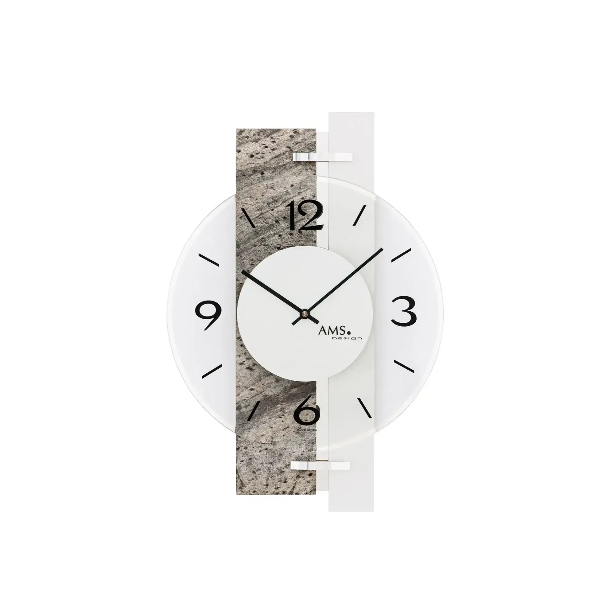 Wanduhr mit weißem Ziffernring, grauem Naturstein-Element und silbernen Haltern, Quarzwerk