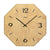 Wanduhr mit Holzgehäuse und beigem, bedrucktem Zifferblatt, schwarze Zeiger und Ziffern.