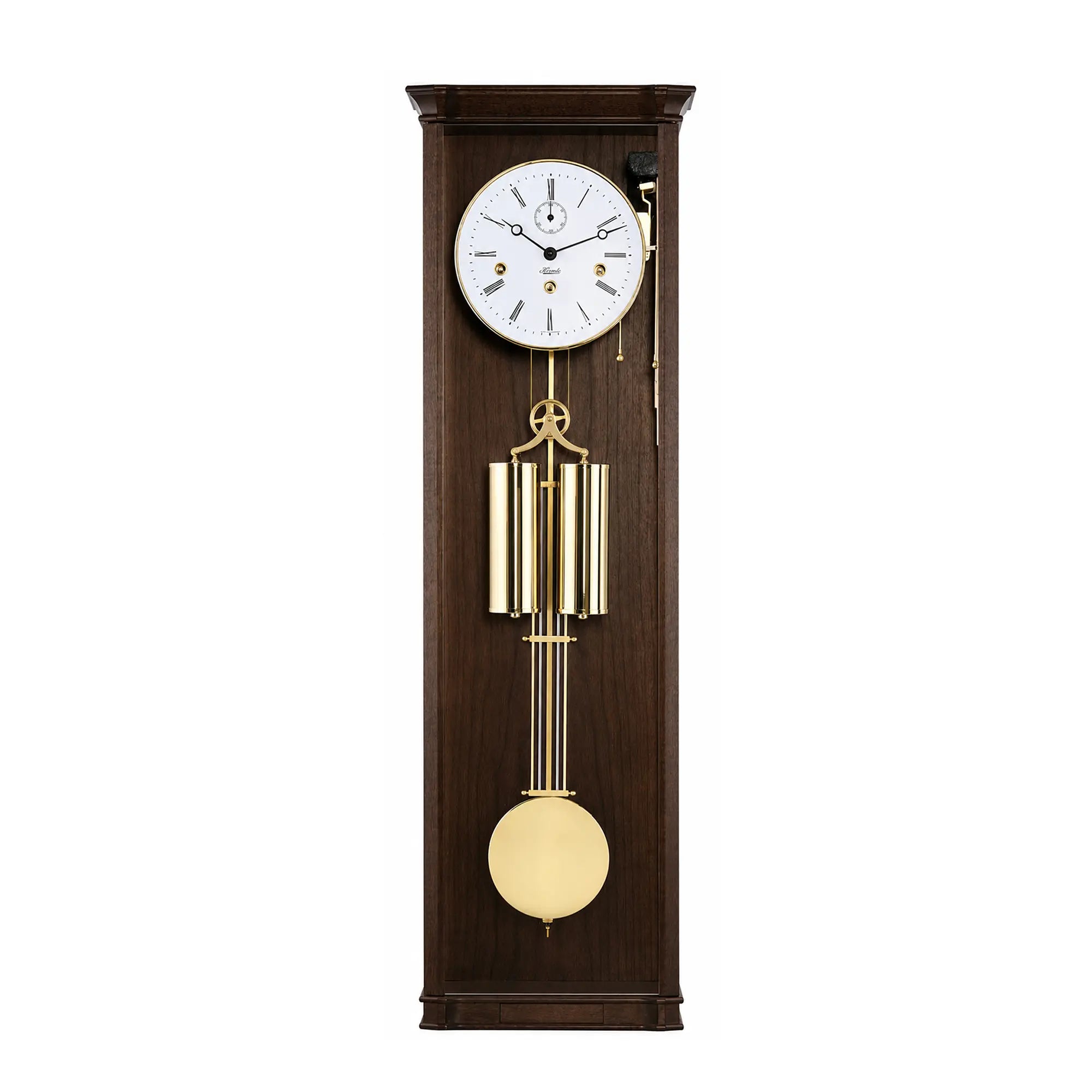 Nussbaumfarbene Wanduhr mit rundem Zifferblatt und Messingpendel