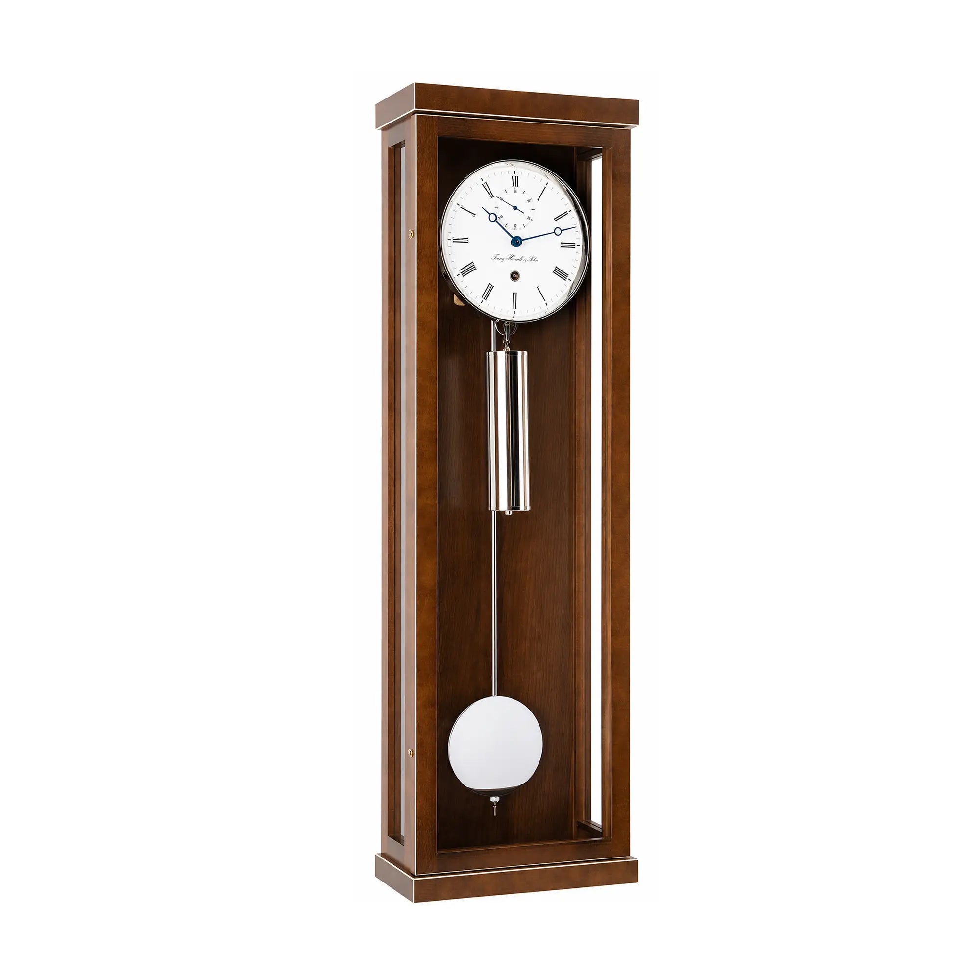 Wanduhr aus Nussbaumholz mit weißem Ziffernblatt und Pendel