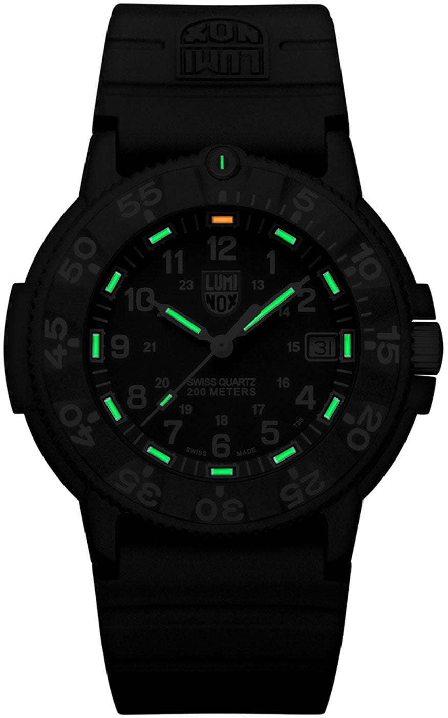 Luminox Original Navy SEAL XS.3001.F Herren Uhr • Swiss Quarz Uhrwerk • Robustes CARBONOX™ Gehäuse