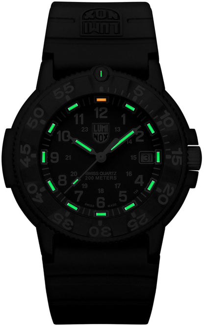 Luminox Original Navy SEAL XS.3001.F Herren Uhr • Swiss Quarz Uhrwerk • Robustes CARBONOX™ Gehäuse
