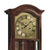 Wanduhr-Zifferblatt mit AMS-Logo, goldenen Details und römischen Ziffern