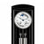 Wanduhr mit schwarzem Rahmen, rundes Zifferblatt und Pendelstreifen