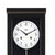 Wanduhr-Ziffernblatt mit schwarzen Zeigern und Markenangabe, umrandet von schwarzem Rahmen